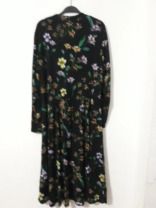 Vestido H&M floral negro manga larga