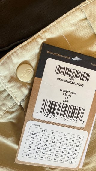 Pantalón The North Face mujer con etiqueta