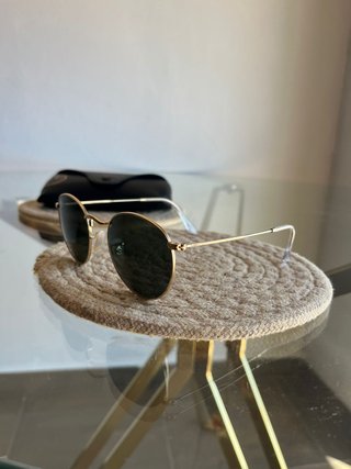 Óculos de Sol Ray-Ban Dourado e Preto