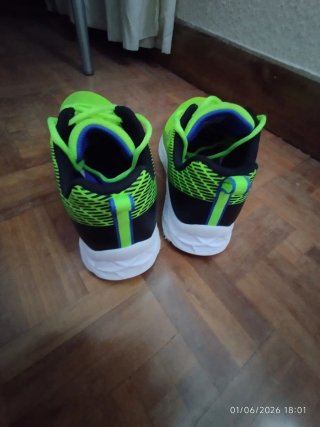 Zapatillas Skechers Verdes y Amarillas