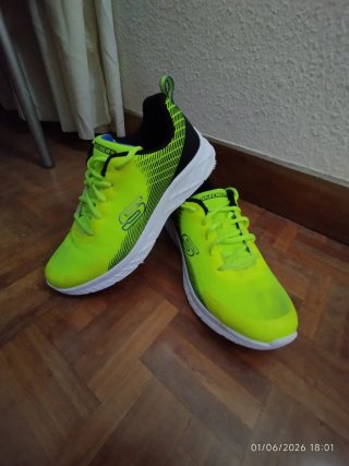 Zapatillas Skechers Verdes y Amarillas