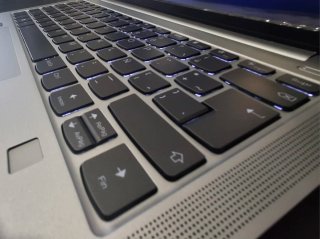 Lenovo Oled Ryzen 5 512/16Gb Tarjeta Video 2Gb