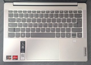 Lenovo Oled Ryzen 5 512/16Gb Tarjeta Video 2Gb