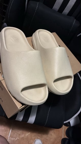 Yeezy Slide Adidas Beige
