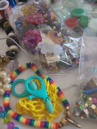 Lote materiales bisutería y abalorios