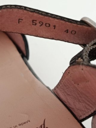 Sandalias Wonders Mujer Negro y Plata