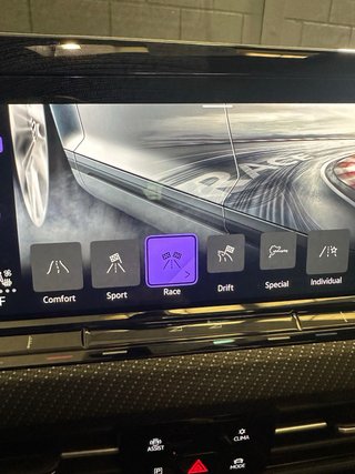 Volkswagen Golf R 8 Akrapovic