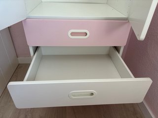 Armario infantil Ikea blanco y rosa