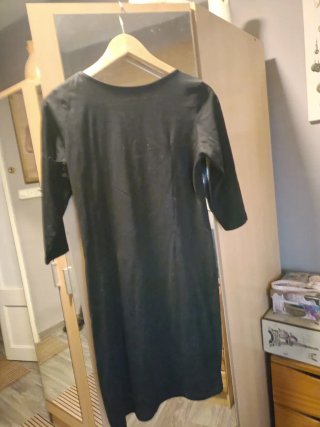 Vestido negro con flores rosas
