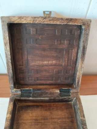 Scatola legno e ceramica con tulipani