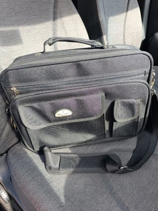 Bolsa rígida portátil Alexander Milano Negra