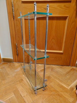 Estantería de cristal y metal