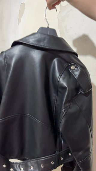 Chaqueta de cuero negra