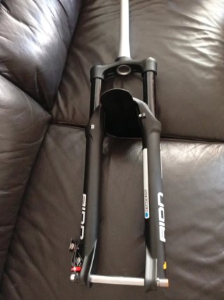 Horquilla SR Suntour Aion 35 RC PCS Boost