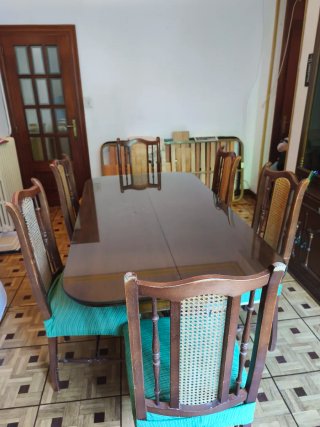 Tavolo da pranzo in vetro e 4 sedie in legno