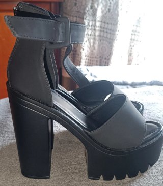 Tacones negros plataforma