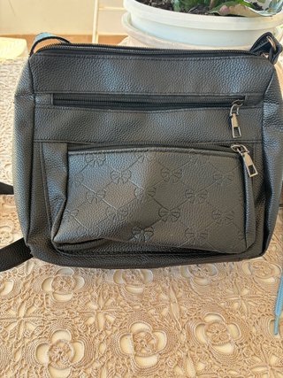 Borsa a tracolla nera con stampa fiore