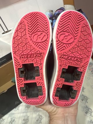 Heelys niña negras con ruedas T. 30