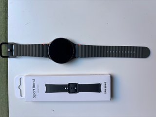 Samsung Galaxy Watch7 44mm LTE + Accesorios