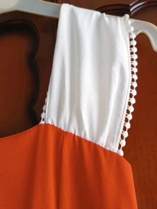 Vestido largo blanco y rojo con tirantes