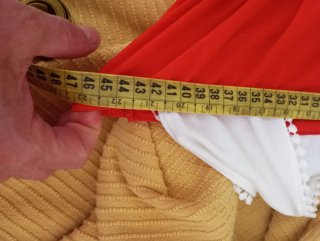 Vestido largo blanco y rojo con tirantes