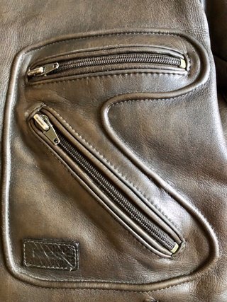 Cazadora Moto cuero marrón.