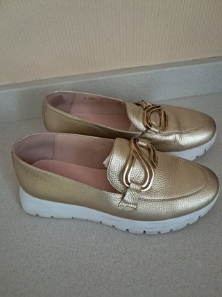 Zapatos dorados verano