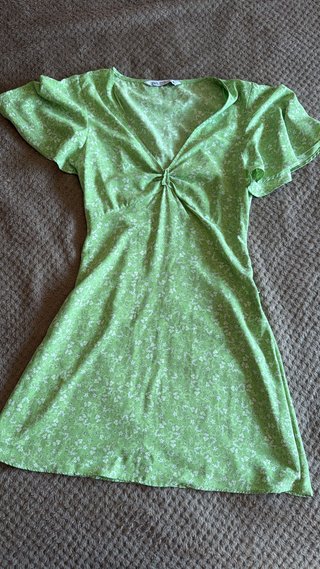 Vestido floral ZARA verde y blanco