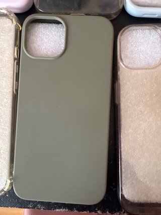 6 custodie per iPhone 13