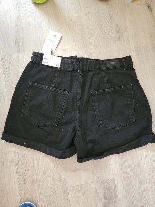 Pantalón corto Bershka negro