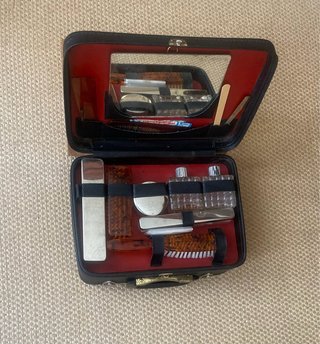 Necessaire vintage preto completo