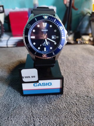 Reloj Casio Marlin azul.