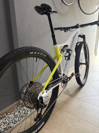 Orbea Oiz M-TEAM X0 AXS