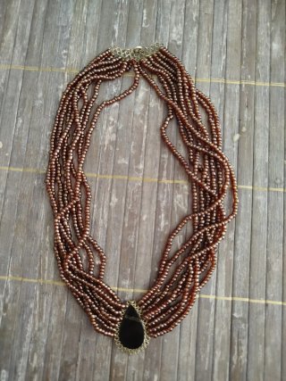 Collar artesanal cuentas marrones