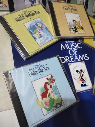 BOX 10 CDS + 2 LIBROS EDIC JAPONESA , COLECCION