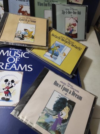 BOX 10 CDS + 2 LIBROS EDIC JAPONESA , COLECCION