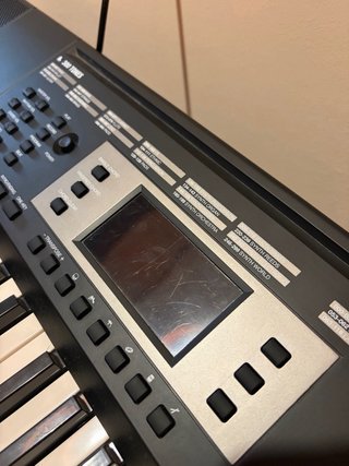 Teclado Alesis con soporte y banqueta