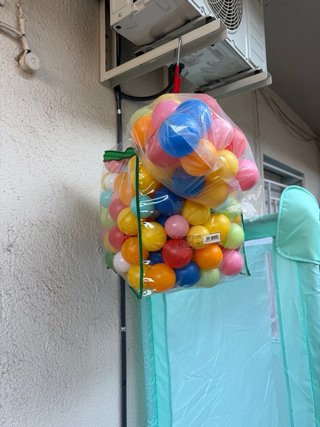 Parque infantil con bolas 160x120