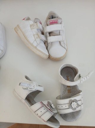 Zapatillas niña Adidas y Biomecanics T24