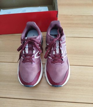 Zapatillas New Balance WT410CR8 Talla 40 NUEVAS