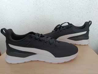Puma Anzarun Lite Negro y Blanco
