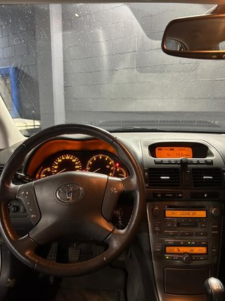 Toyota Avensis 1.8 VVT-i SOL