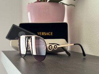 Gafas de sol Versace doradas y moradas