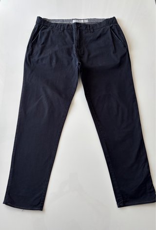 Pantalón chino negro hombre