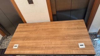 Mesa de oficina madera y metal