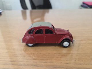 Coche escala 1/43 Citroën 2CV