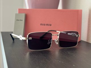 Gafas de sol Miu Miu cuadradas plateadas