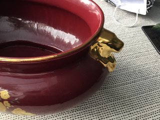 Centro de mesa vintage cerámica dorado y rojo, con