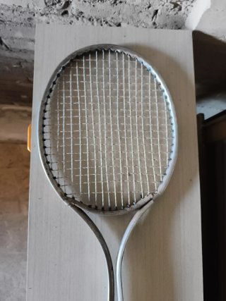 Raqueta de tenis antigua