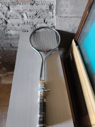Raqueta de tenis antigua